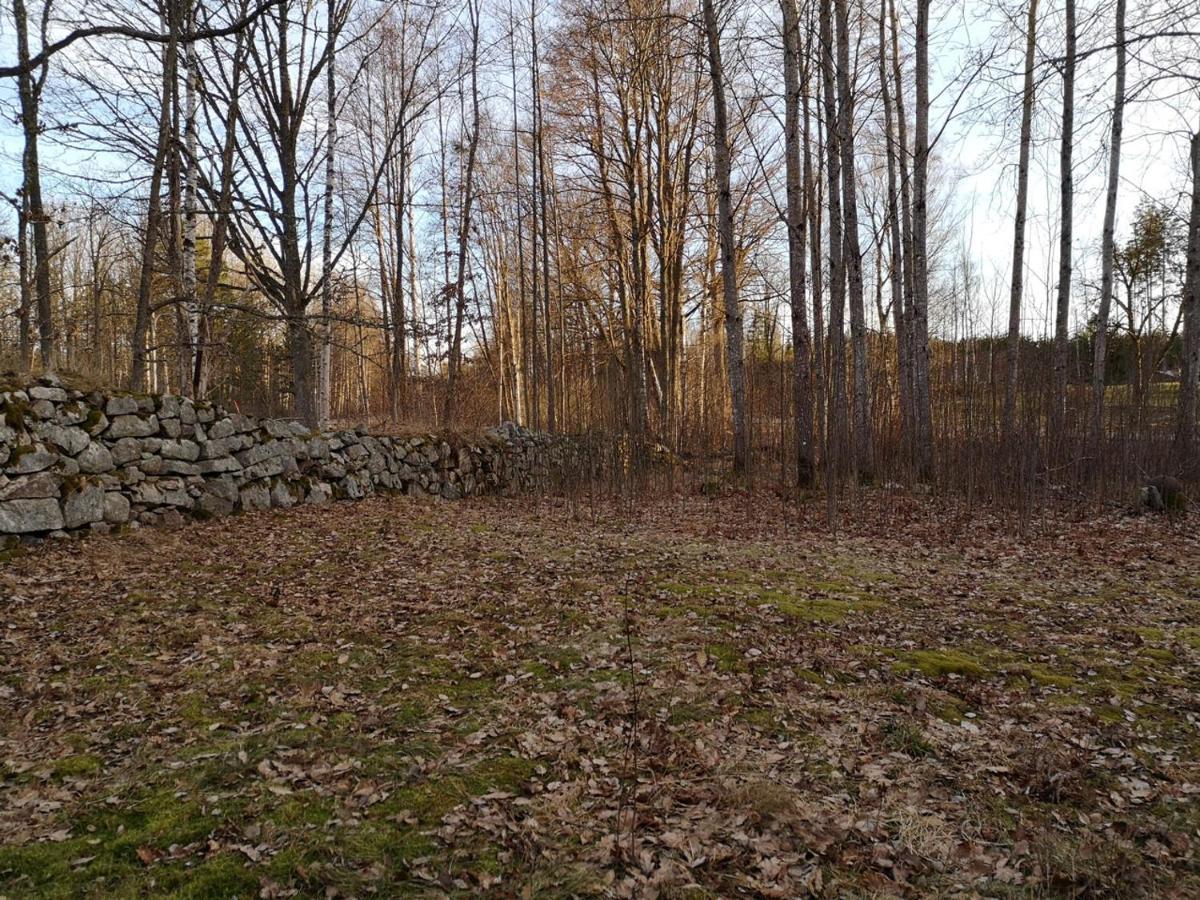 Mysig Stuga Med Oeppen Spis Och Uteplats Fröseke Exterior foto