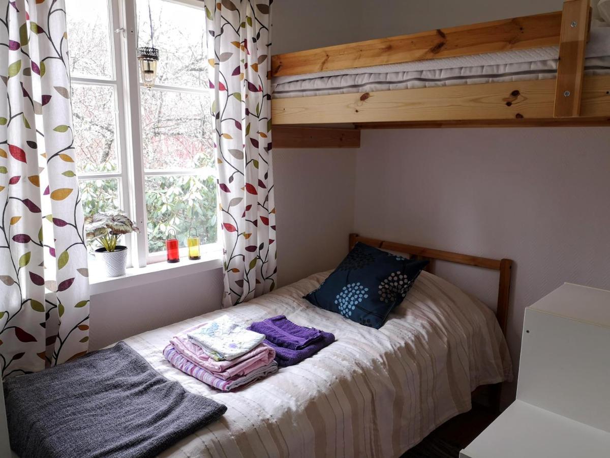 Mysig Stuga Med Oeppen Spis Och Uteplats Fröseke Exterior foto